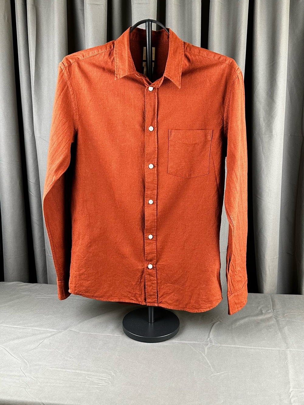 H&M Men's Long-Sleeve Button-Down Shirt in Rust Orange
